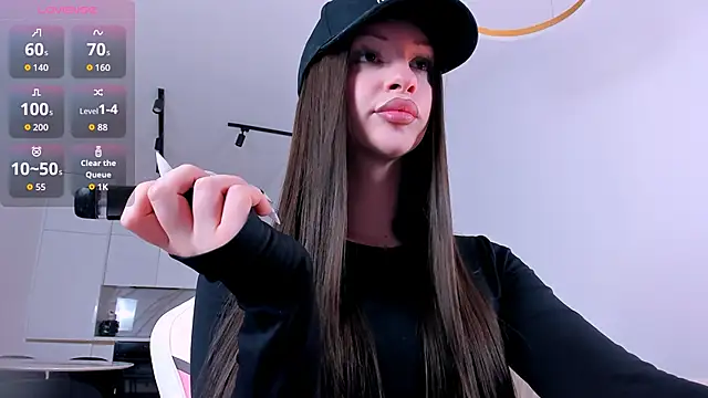 Snapshot of khloeforever chatting on February 5, 10:27 pm khloeforever online show from February 5, 10:27 pm