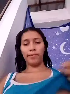 Snapshot of Kiittyy_doll chatting on October 17, 9:27 pm Kiittyy doll online show from October 17, 9:27 pm