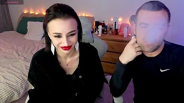 Snapshot of AdeleLaCr0ix chatting on December 1, 1:06 am AdeleLaCr0ix online show from December 1, 1:06 am