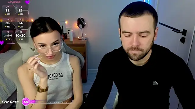 Snapshot of AdeleLaCr0ix chatting on November 28, 1:28 am AdeleLaCr0ix online show from November 28, 1:28 am