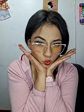 Snapshot of chloebrownn03 chatting on November 12, 4:05 am chloebrownn03 online show from November 12, 4:05 am