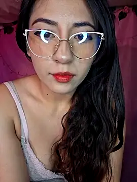 Snapshot of chloebrownn03 chatting on November 9, 3:32 am chloebrownn03 online show from November 9, 3:32 am