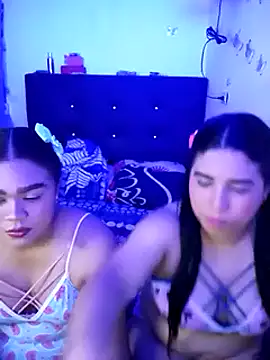 Snapshot of 2moons_full_of_love chatting on November 5, 10:46 pm 2moons full of love online show from November 5, 10:46 pm