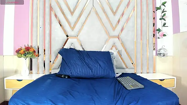 vanesaa mejia online show from January 9, 8:21 am