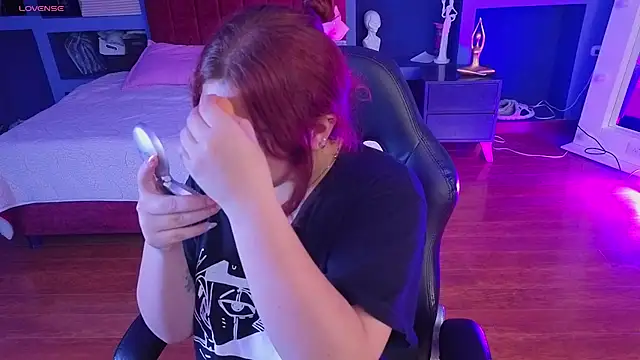 littlee red online show from March 9, 7:50 pm