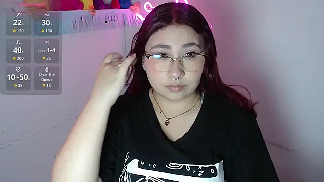 littlee red online show from November 28, 8:31 pm