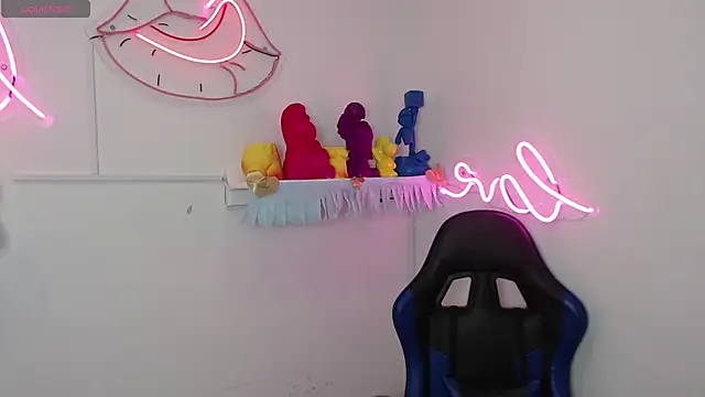 littlee red online show from November 6, 9:19 pm