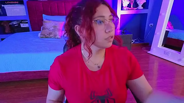 littlee red online show from February 23, 9:15 pm