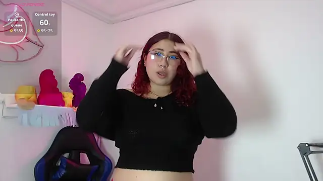 littlee red online show from October 24, 7:24 pm