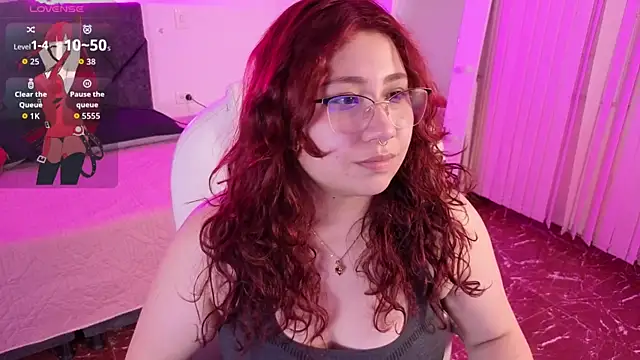 littlee red online show from May 21, 8:50 pm