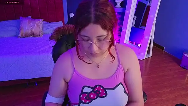 littlee red online show from February 16, 8:18 pm