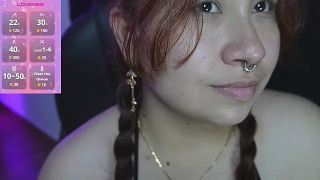 littlee red online show from April 16, 9:39 pm