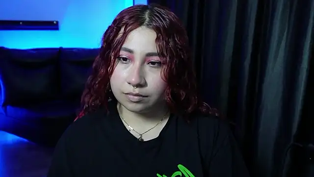 littlee red online show from February 5, 8:59 pm