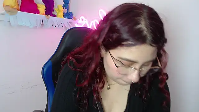 littlee red online show from October 27, 7:37 pm