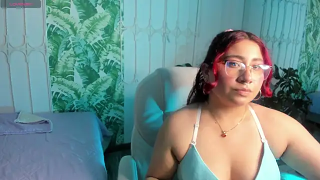 littlee red online show from November 8, 10:02 pm