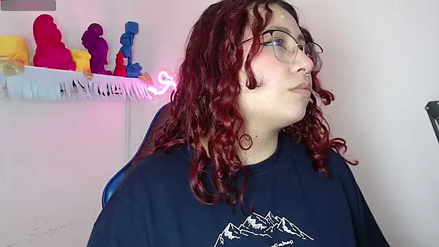 littlee red online show from November 21, 8:08 pm