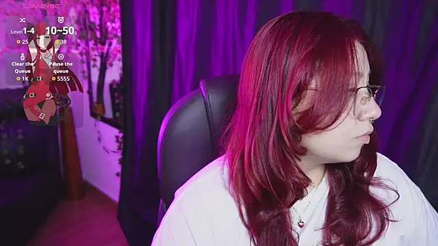 littlee red online show from June 4, 8:13 pm