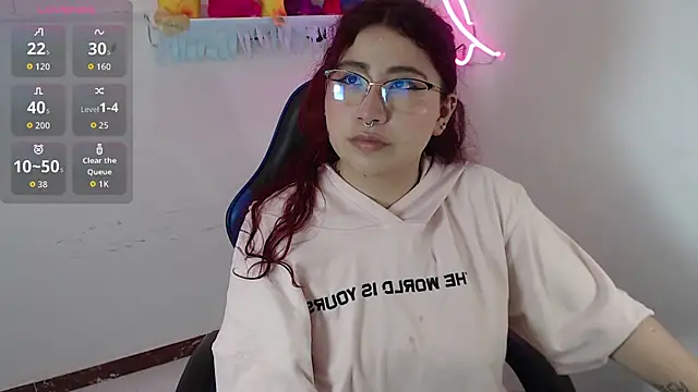 littlee red online show from December 3, 9:14 pm