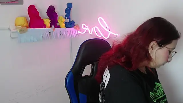 littlee red online show from November 14, 10:02 pm