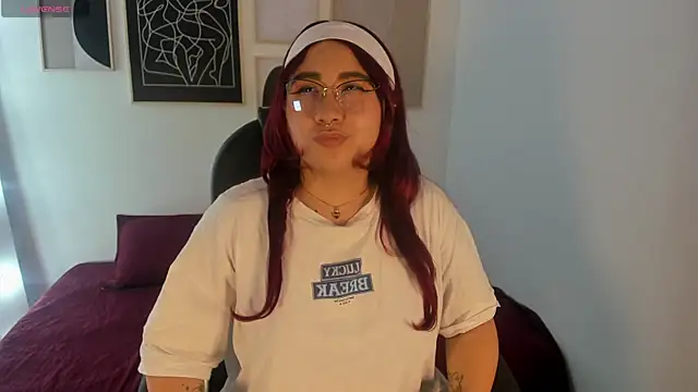 littlee red online show from January 5, 8:23 pm