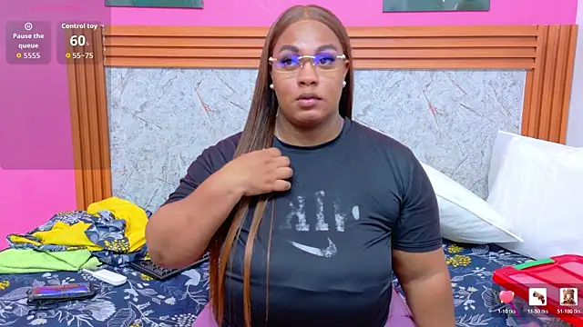 Snapshot of matureahomegirl chatting on February 25, 2:56 am matureahomegirl online show from February 25, 2:56 am