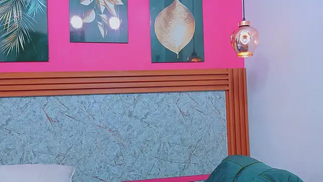 matureahomegirl online show from April 2, 2:52 am