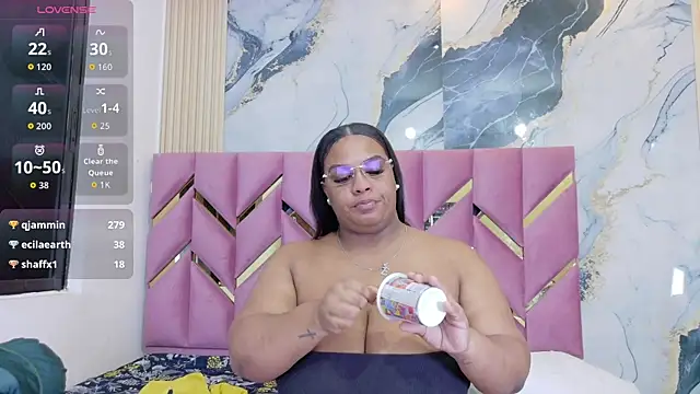 Snapshot of matureahomegirl chatting on February 21, 3:08 am matureahomegirl online show from February 21, 3:08 am