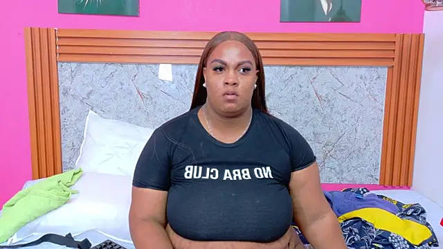 Snapshot of matureahomegirl chatting on February 23, 7:47 pm matureahomegirl online show from February 23, 7:47 pm