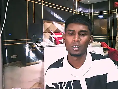Snapshot of IndianThuggin chatting on June 10, 6:20 pm IndianThuggin online show from June 10, 6:20 pm