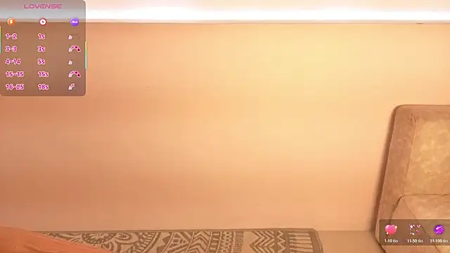 Snapshot of lulu_wonder chatting on December 1, 8:42 pm lulu wonder online show from December 1, 8:42 pm