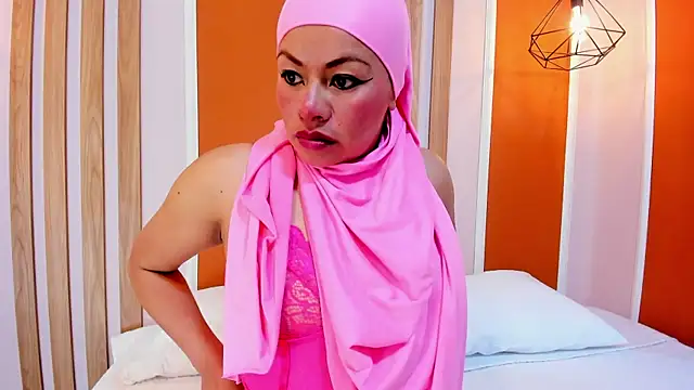 SophiaBeckerr online show from January 6, 6:45 pm