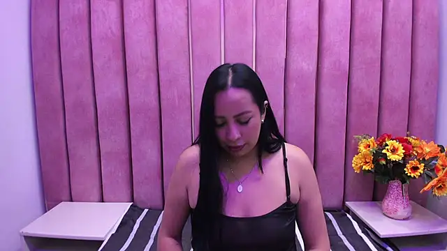 Snapshot of AshleyMontenegro chatting on November 4, 1:15 pm AshleyMontenegro online show from November 4, 1:15 pm