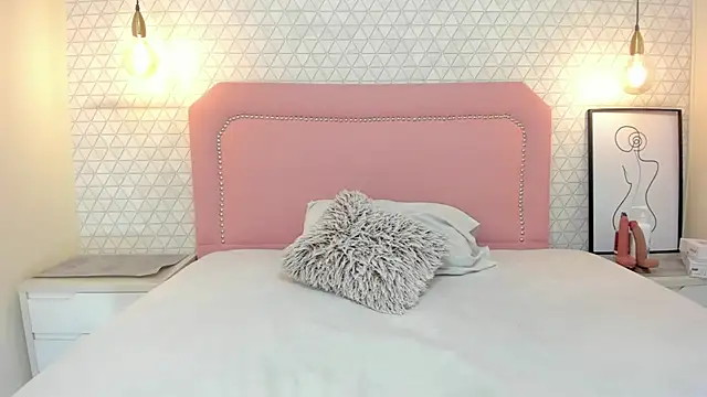 TAYLORMEYER1 online show from March 16, 3:03 am