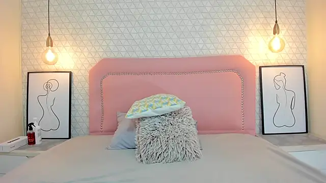 Snapshot of TAYLORMEYER1 chatting on November 26, 3:17 am TAYLORMEYER1 online show from November 26, 3:17 am