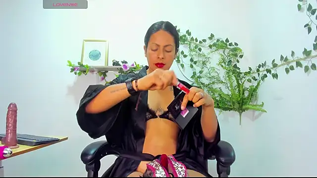 Snapshot of canelaa___ chatting on October 24, 3:11 pm canelaa online show from October 24, 3:11 pm