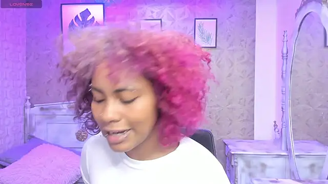 Snapshot of Sofia_clk chatting on June 17, 3:39 am Sofia clk online show from June 17, 3:39 am
