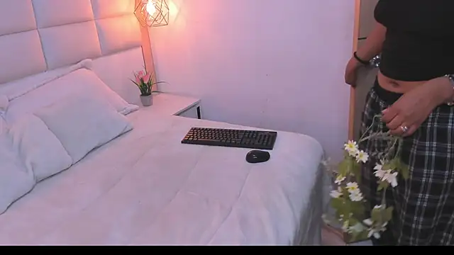 Sofia clk online show from April 2, 3:24 am