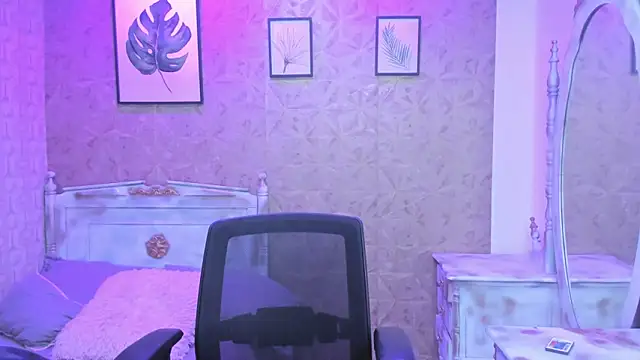 Snapshot of Sofia_clk chatting on July 1, 3:07 am Sofia clk online show from July 1, 3:07 am