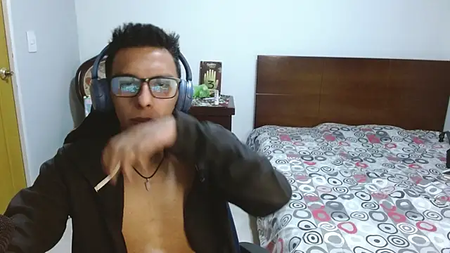 DavTwink3100 online show from November 24, 3:06 am