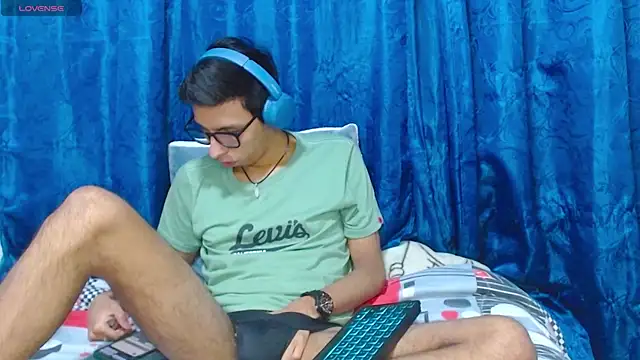 DavTwink3100 online show from April 22, 1:45 am
