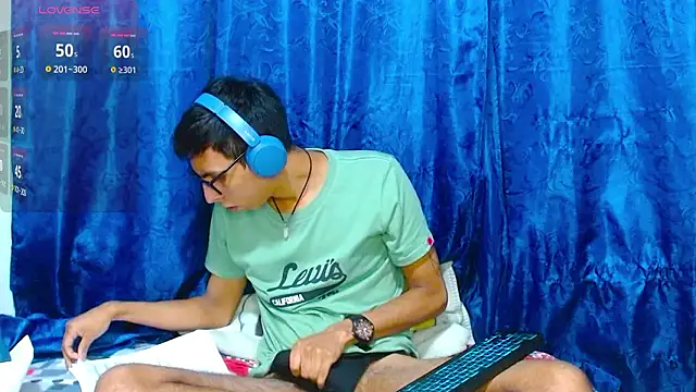 DavTwink3100 online show from March 26, 1:59 am