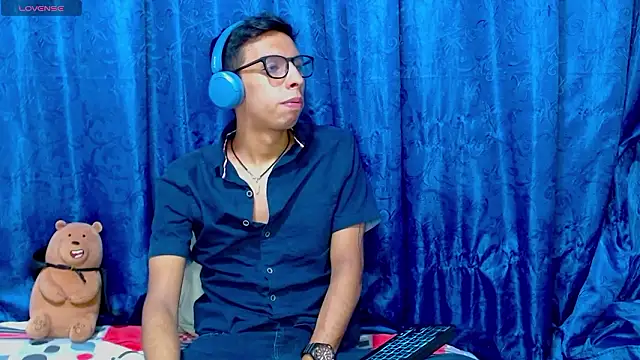 DavTwink3100 online show from March 15, 2:07 am