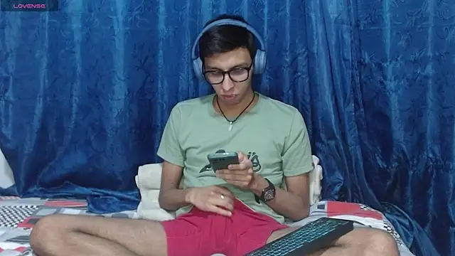 DavTwink3100 online show from April 4, 1:45 am