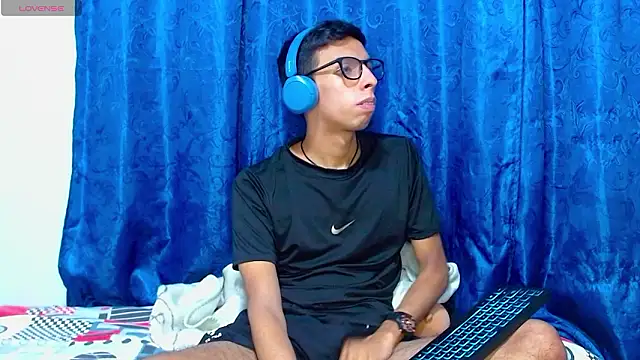 DavTwink3100 online show from March 20, 1:50 am