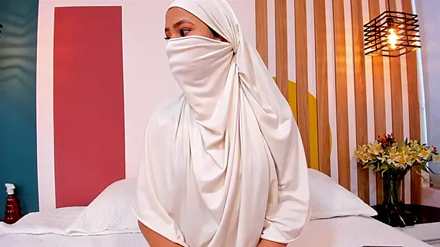 Zahra Malakk online show from October 21, 12:04 pm