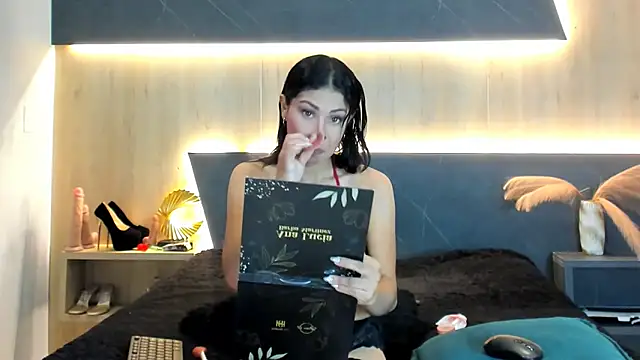 LorenaVarga online show from April 23, 7:26 pm