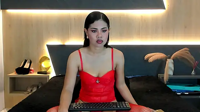 LorenaVarga online show from May 17, 7:36 pm
