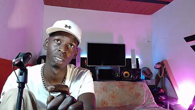 Black Paradice online show from November 4, 7:06 pm