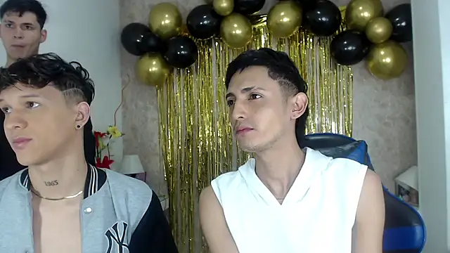 Snapshot of 3Boys_OneDream chatting on October 18, 1:46 pm 3Boys OneDream online show from October 18, 1:46 pm