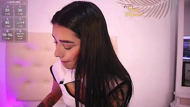 Scarlett Keller online show from November 4, 7:39 pm